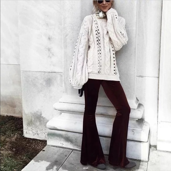 5⭐️Fave Royale Velvet Crimson Bells - Picture 2 of 8